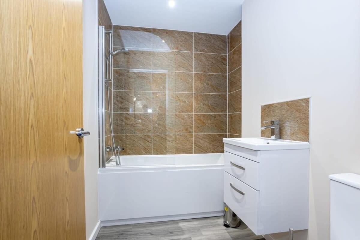 Lovely 1 Bedroom Apartment In Manchester Exterior foto